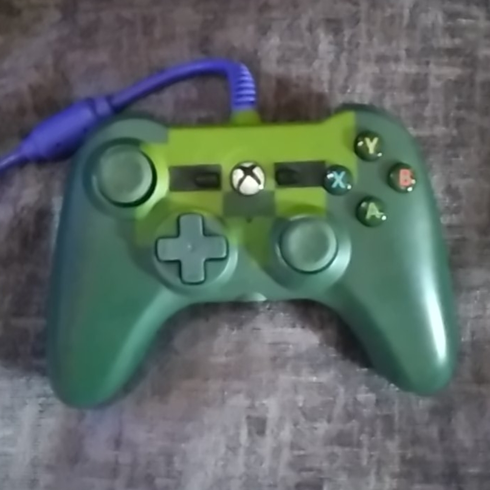 Little kids Minecraft Xbox controller wired